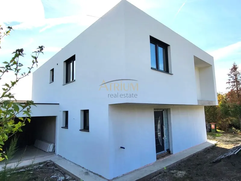 180m² 6 Zimmer Einfamilienhaus (Belagsfertig) mit Garage in Ruhelage!