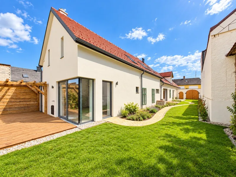 Kernsanierter Streckhof mit viel Privatsphäre! 7 großzügige Zimmer, 4 Bäder | Eigener Brunnen | Zwei Wohneinheiten oder Ferienvermietung möglich