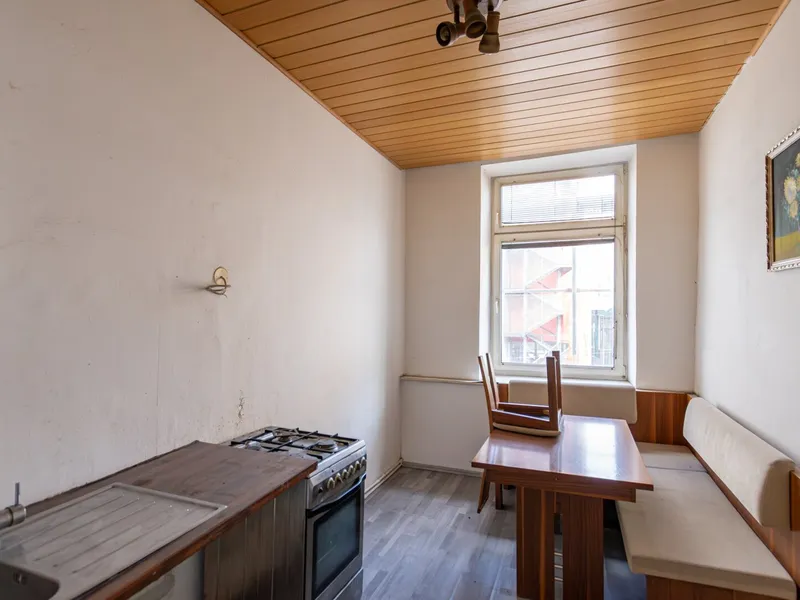 Sanierungsbedürftige 1-Zimmer-Altbauwohnung | U3 Schlachthausgasse