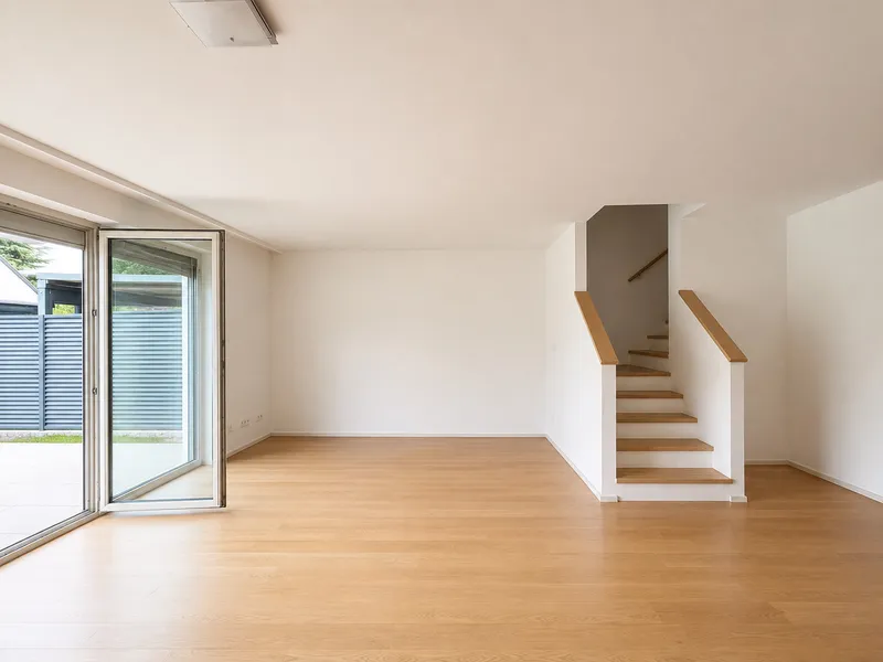 Familientrubel | 5 Schlafzimmer | Südwest-Terrasse und eigener Garten | Spielplatz und Badeteich ums Eck | Tiefgaragenstellplatz