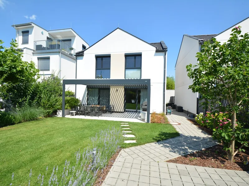 Bestlage Alte Donau AUF EIGENGRUND!! - Modernes Einfamilienhaus