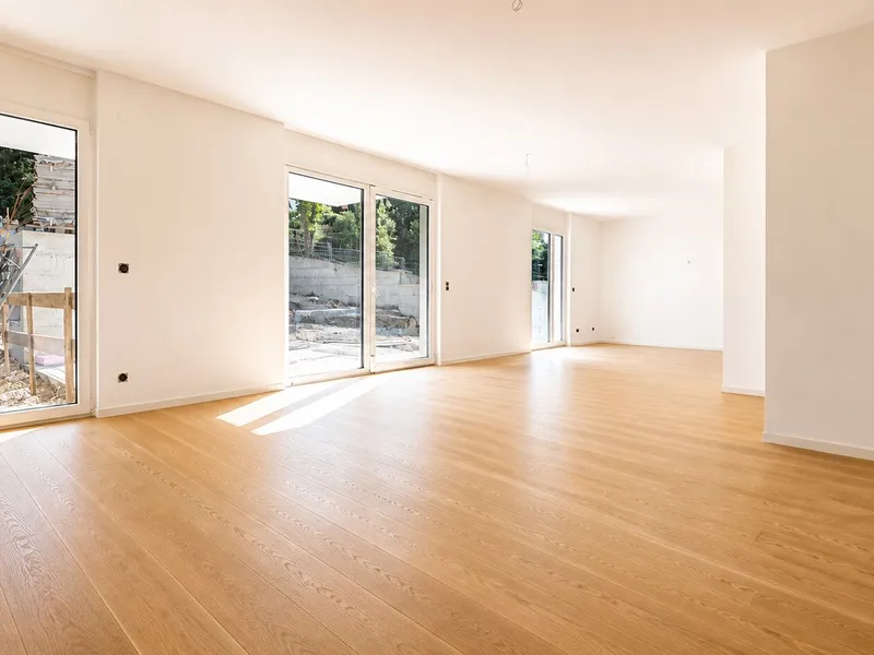 In Kürze bezugsbereit: Stilvolle 3-Zimmer-Erstbezugswohnung mit Balkon – Pool im Gemeinschaftsgarten inklusive
