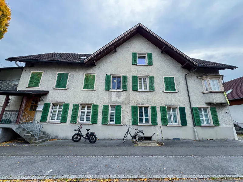 RENDITE OBJEKT ! GROßES MEHRFAMILIENHAUS IN GUTER LAGE MIT MEHREREN EINHEITEN 
