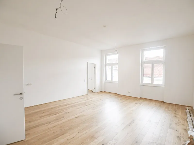 Traumhafte 5-Zimmer Altbauwohnung mit Balkon beim Rochusmarkt