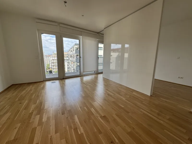 Hofseitiger 2-Zimmer-Wohnungshit mit Balkon an der Lände
