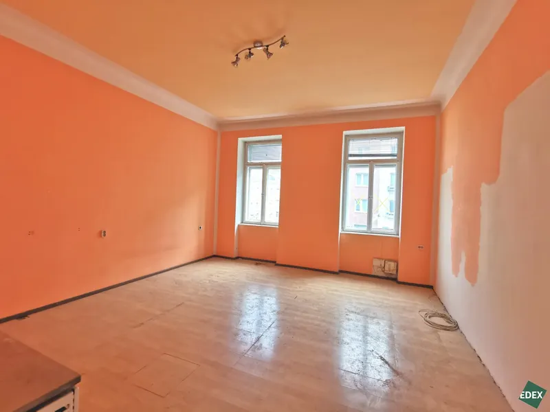 Sanierungsbedürftige Garçonnière im 1. Stock | U3 Schlachthausgasse