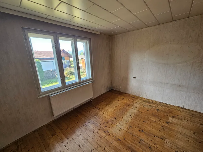 Einfamilienhaus mit Potential auf schönem, ebenem Grundstück 