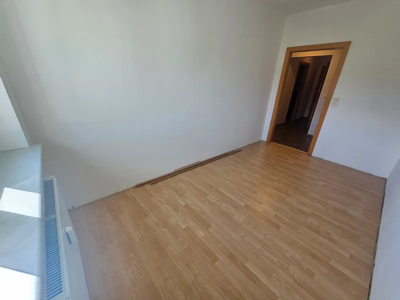 FAMILIENHIT!  4 - Zimmerwohnung mit Loggia und Tiefgaragenplatz in beliebter Lage