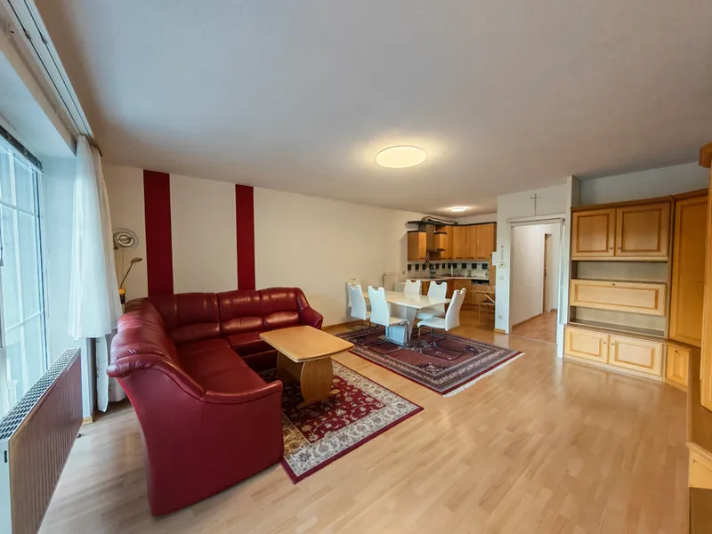 Alles da -  Wohnung/Balkon/Stellplatz - Amstetten