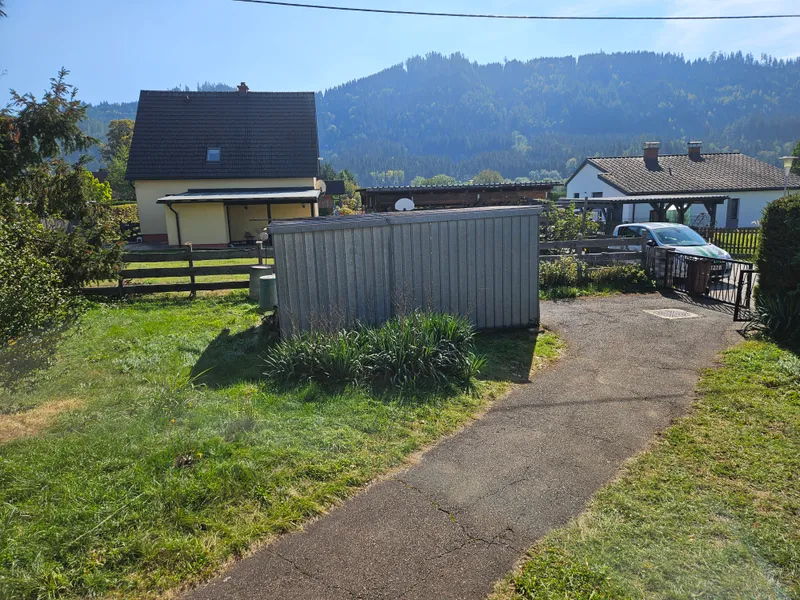 Einfamilienhaus mit Potential auf schönem, ebenem Grundstück 
