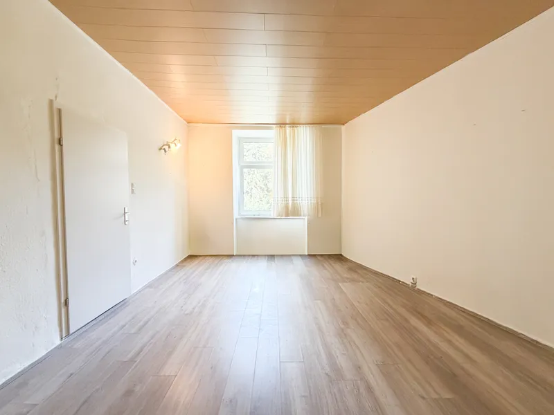 U6 JÄGERSTRASSE & LEIPZIGERPLATZ: hofseitige 2-Zimmerwohnung