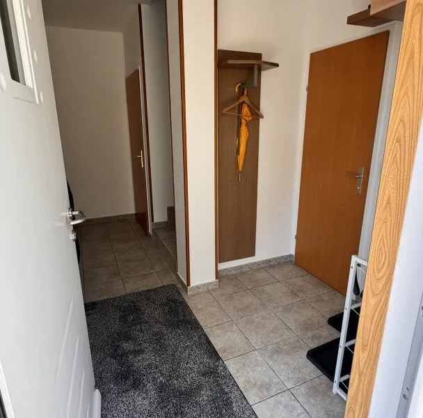 Doppelhaushälfte in Gramatneusiedl – 4 Zimmer, Klimaanlage, Solaranlage, Garten, Terrasse, Stellplatz!
