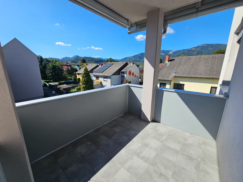 FAMILIENHIT!  4 - Zimmerwohnung mit Loggia und Tiefgaragenplatz in beliebter Lage