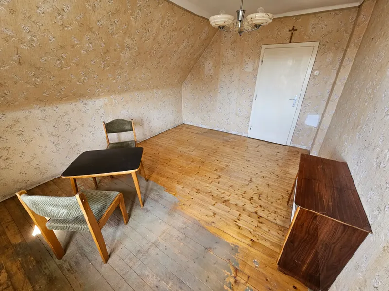 Einfamilienhaus mit Potential auf schönem, ebenem Grundstück 