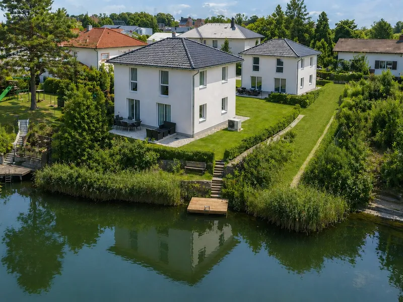 NEU ! SCHLÜSSELFERTIG und PROVISIONSFREI Mein Zuhause am privaten See - Leben, wo andere Urlaub machen!