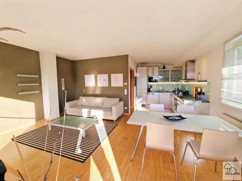 ++GRÜNBLICK++ RUHIGE UND SONNIGE 3-ZIMMER-WOHNUNG MIT ZWEI GROßEN BALKONEN plus GARAGENPLATZ