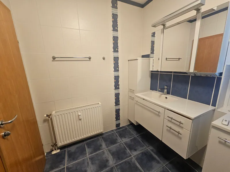 FAMILIENHIT!  4 - Zimmerwohnung mit Loggia und Tiefgaragenplatz in beliebter Lage